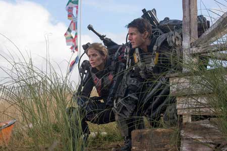 EDGE-OF-TOMORROW-film-still-Tom-Cruise-Emily-Blunt